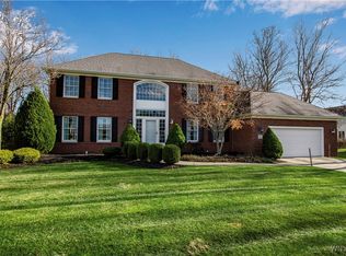 42 Krantz Ln, Getzville, NY 14068