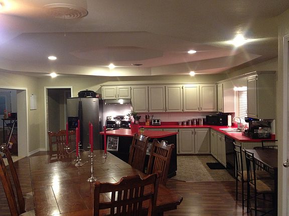 Dining Room & Kitchen 17' x 30'