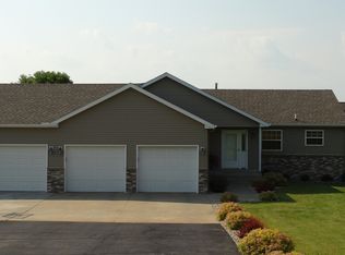 15548 Parkwood Cir, Avon, MN 56310