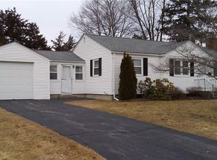 24 Claypool Dr, Warwick, RI 02886