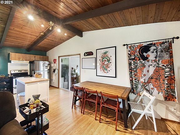 5th image of 4112 NE 56th St