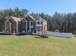 34 Juniper Rd, Andover, MA 01810
