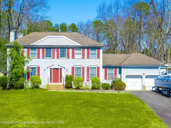 12 Brentwood Drive, Jackson, NJ 08527