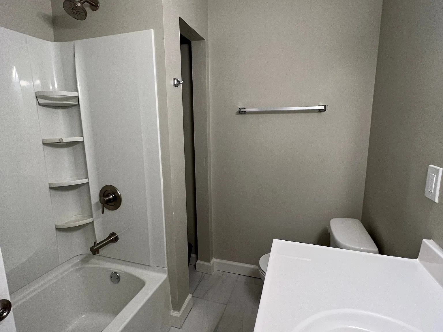1 bed, 744 sqft, $1,150 — Photo 4