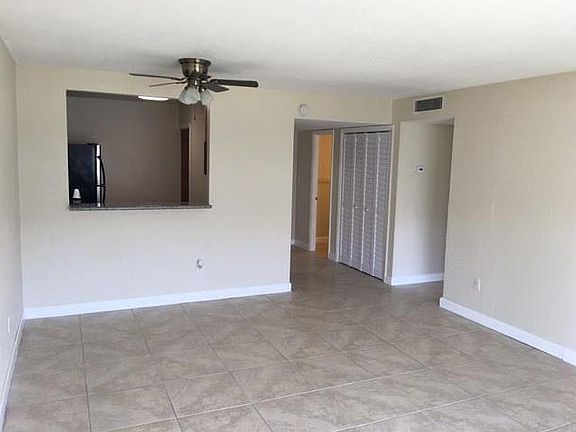 5th image of 15225 NE 6th Ave APT B203