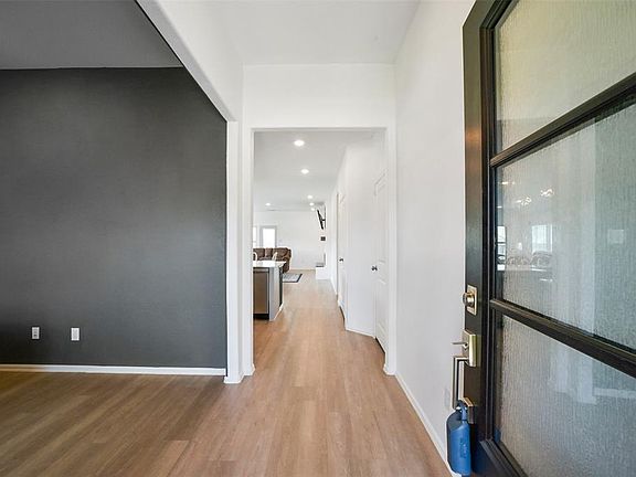 3rd image of 23834 Calabria Court