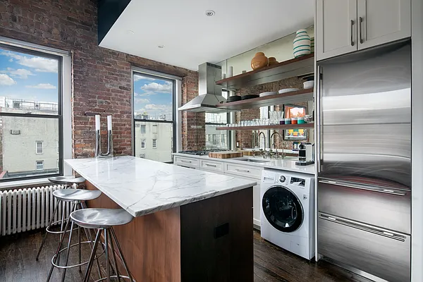 Sold by Compass | media 10