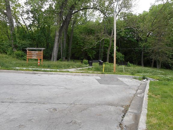 4th image of 4601 Myrtle Ave