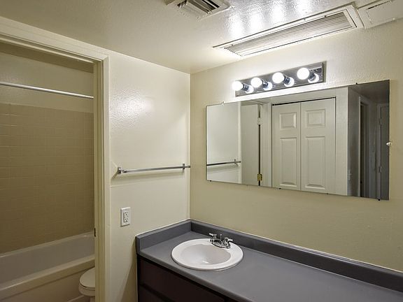 5th image of 3003 N Alvernon Way #Alv3003-218