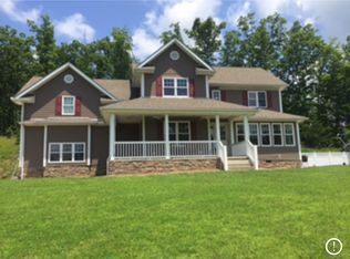 4167 Hewlet Rd, Fort Gay, WV 25514