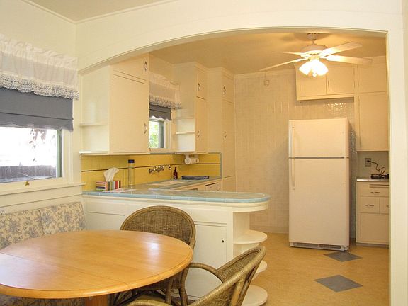 Adorable Vintage Kitchen