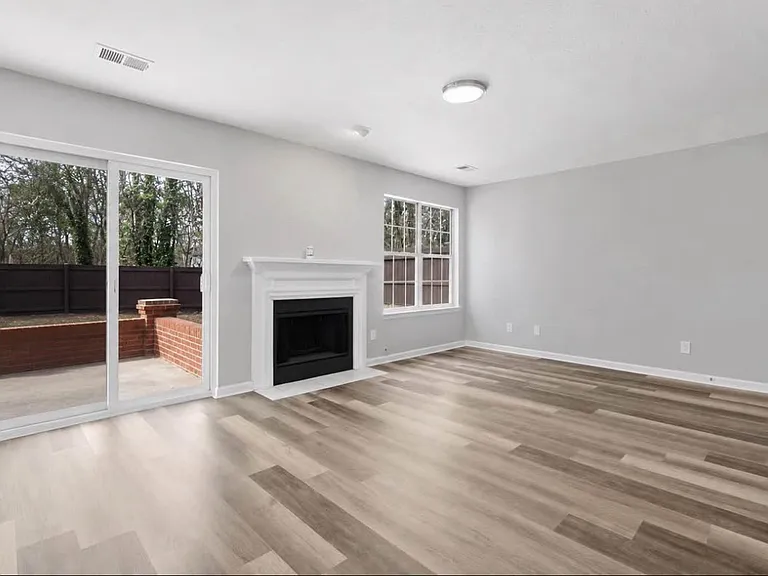 6623 Sevenoaks Dr — Photo 12