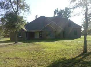 914 Thoroughbred Rd, Woodbine, GA 31569