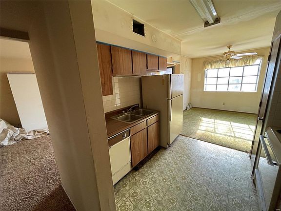 5th image of 6462 White Cap Ln APT B