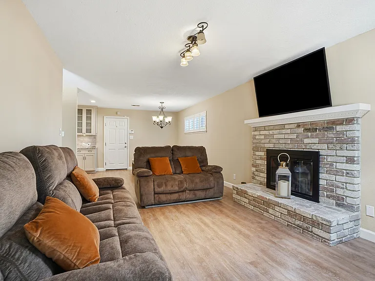 4657 Brenda Cir — Photo 21