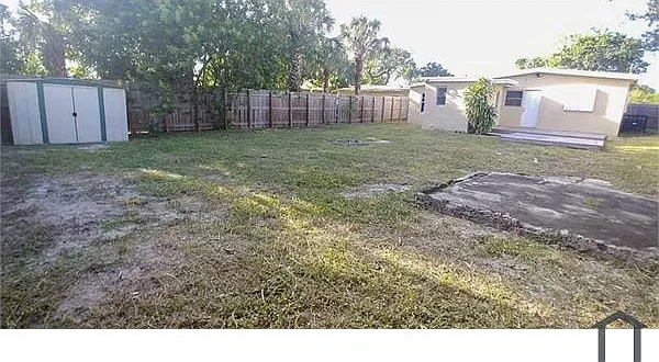 174 SW 3rd St — Photo 11