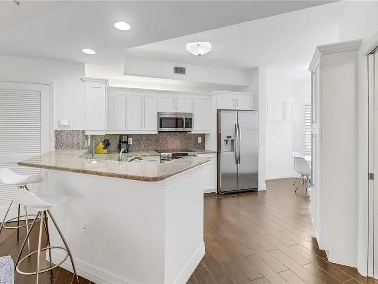 450 Bayfront Pl #4201 — Photo 4