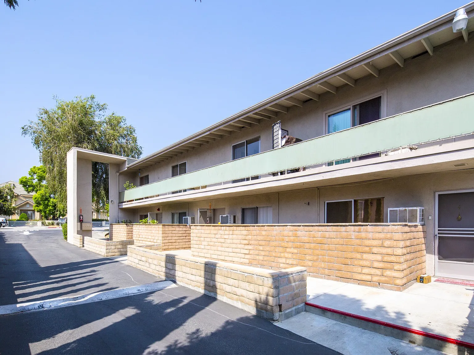 2 bed, 1.5 bath, 1468 sqft, $2,500 — Photo 3