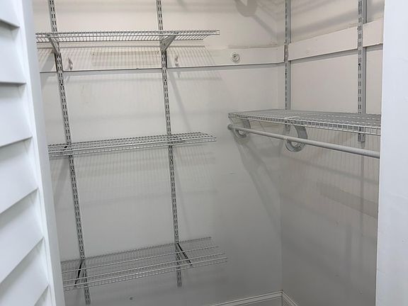 4th image of 6310 Newtown Cir APT B5
