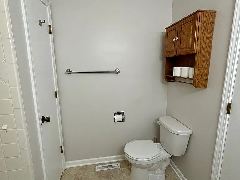 3423 Woods Dr — Photo 6