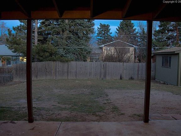 Great Main Level Space for Gathering and Entertaining