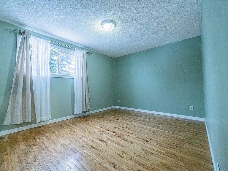 1-435 Piccadilly Ave #1 — Photo 8