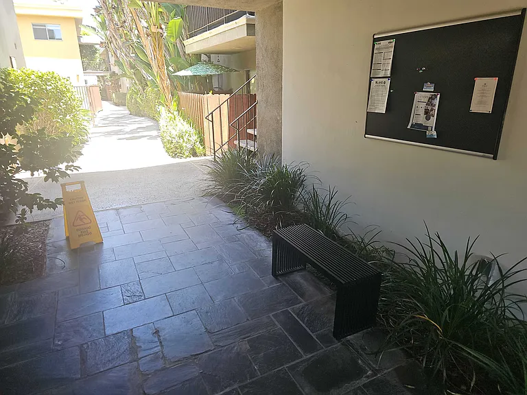 Addison St — Photo 3