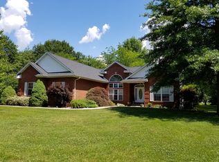 12943 Maple St, Highland, IL 62249