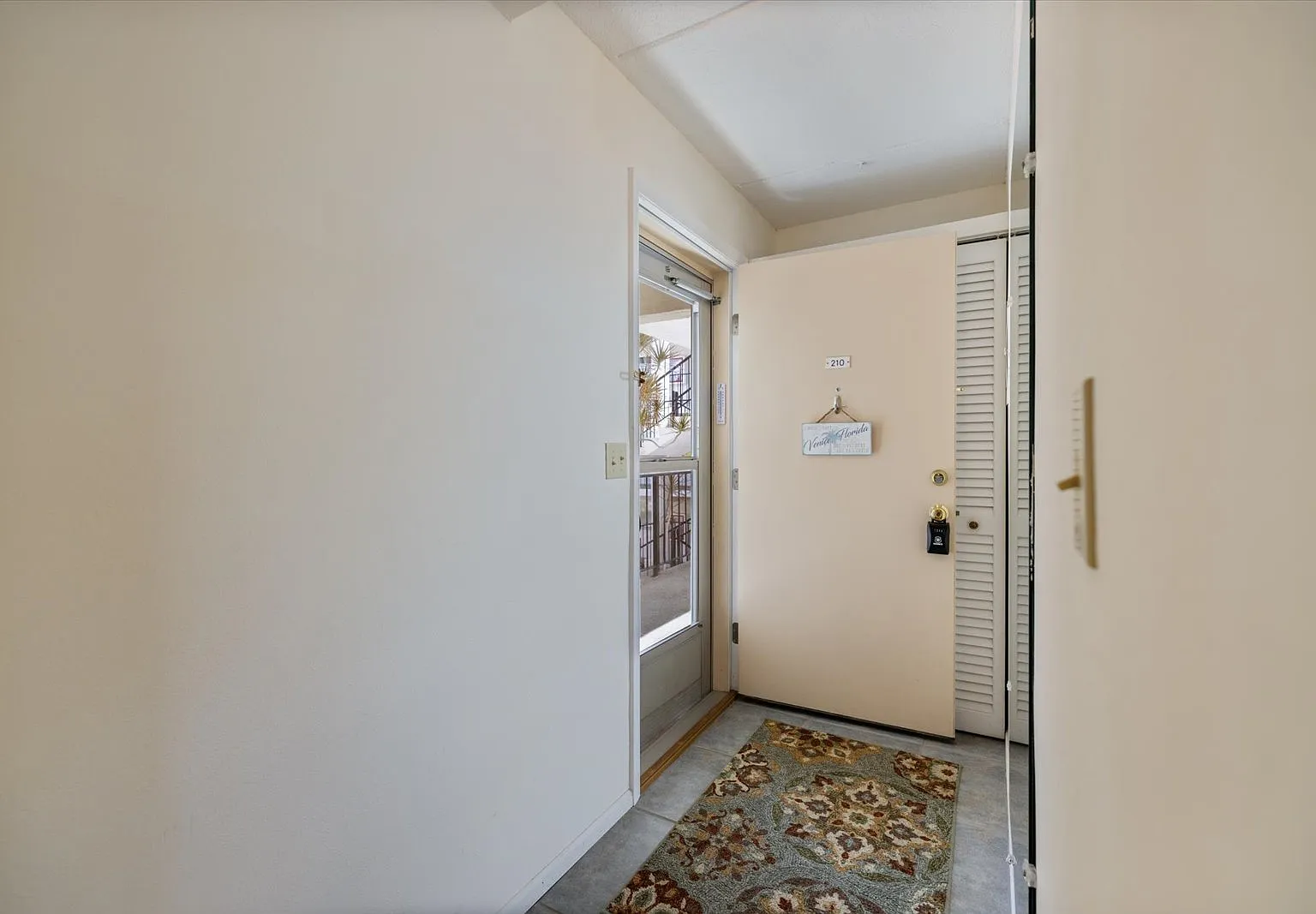 2 bed, 971 sqft, $1,650 — Photo 3