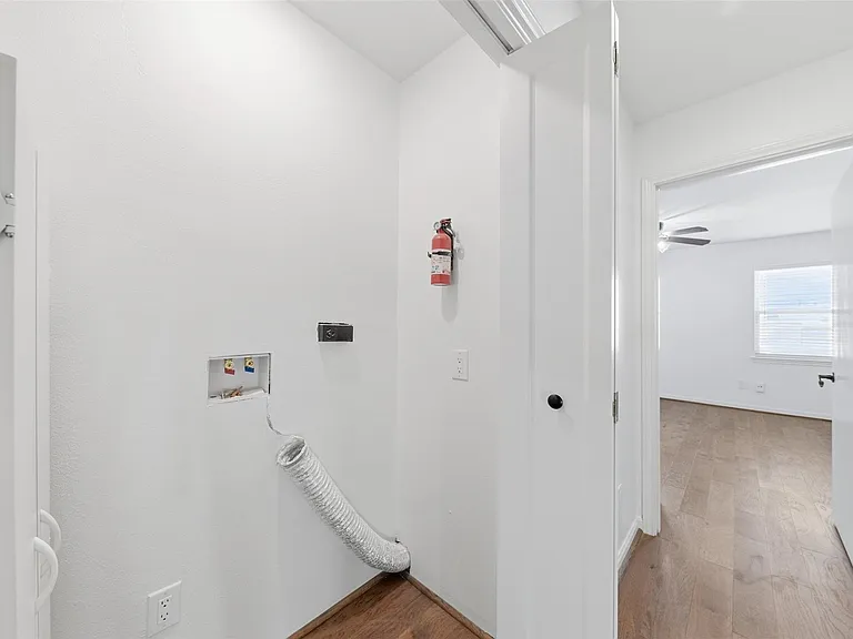 8614 Oakford Dr — Photo 25