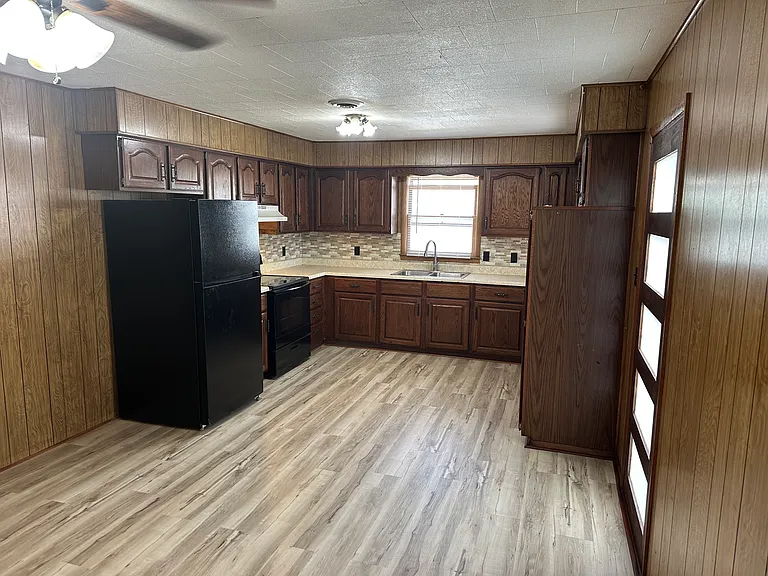 1107 Stanley Blvd #A — Photo 4