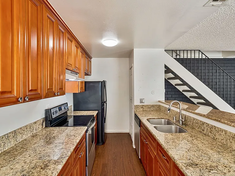 7424 Franklin Blvd #3 — Photo 11