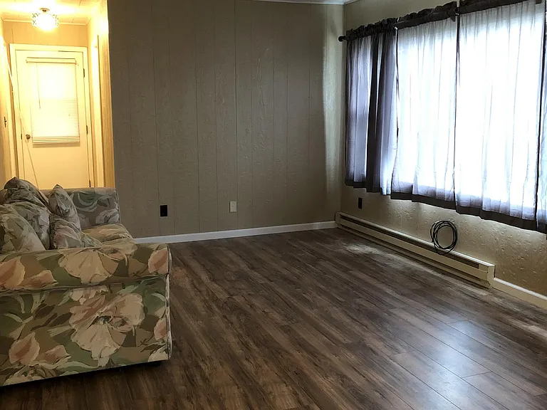 207 W Merrill Ave #1/2 — Photo 4