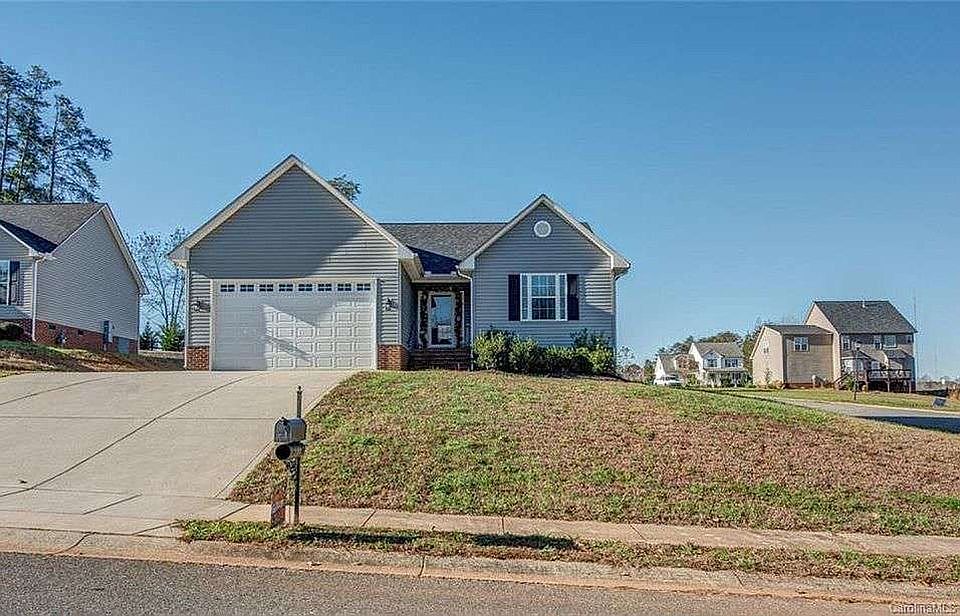 1st image of 100 Candace Ct