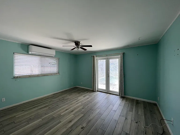 1927 Cypress Ave — Photo 10
