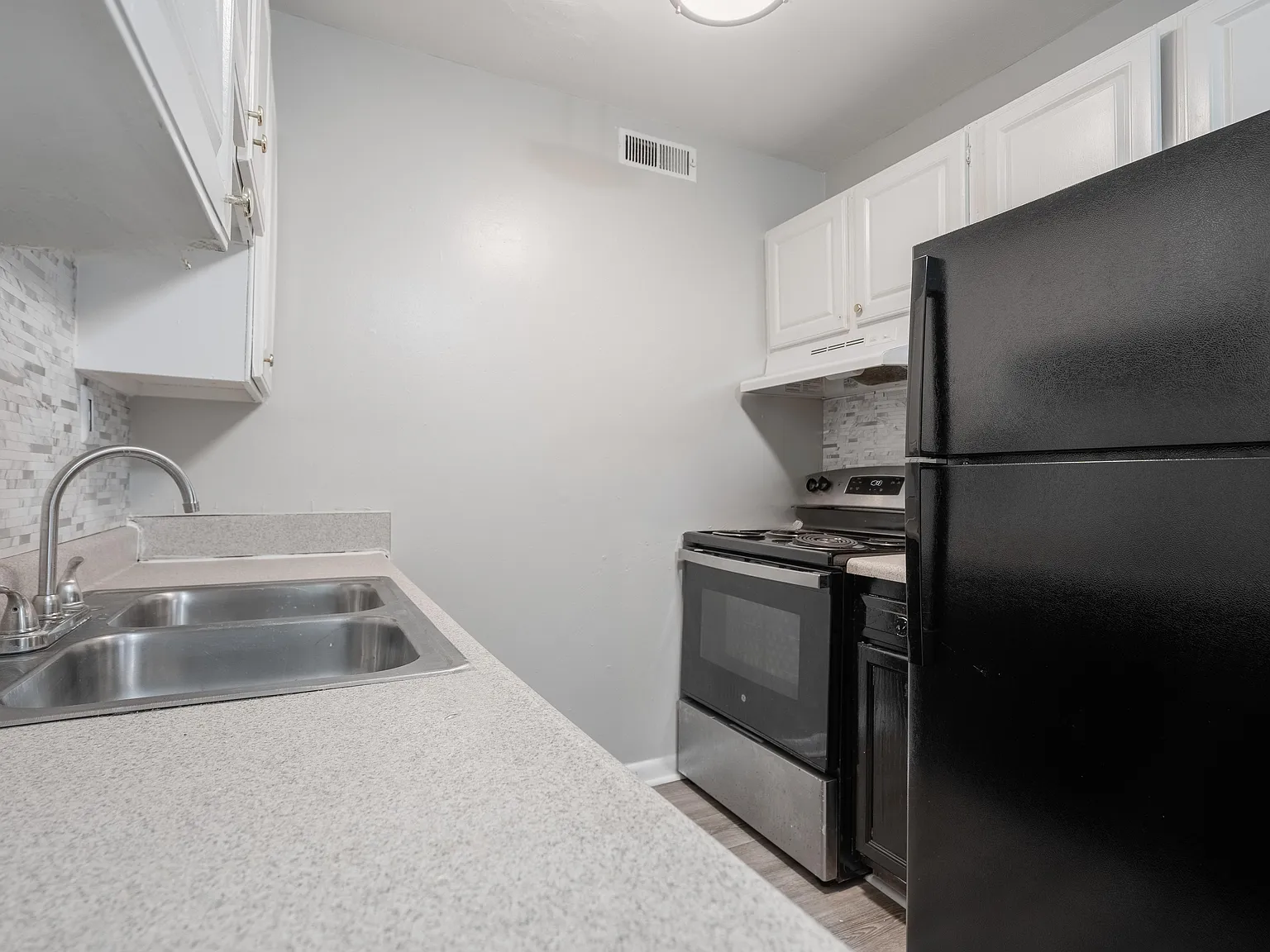 Oyster Point Place — Photo 2