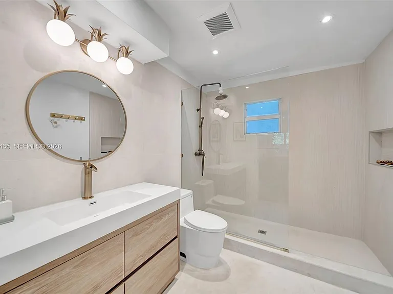 14995 NE 9th Ave — Photo 16