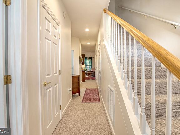 2nd image of 28437 Pinehurst Cir