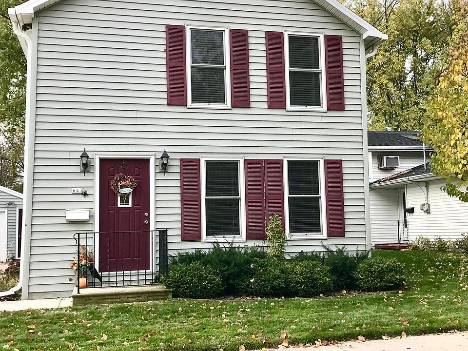 643 Reid Street, De Pere. Located on a quiet street within a short walk to downtown and the Main Street area including restaurants, shopping and more.