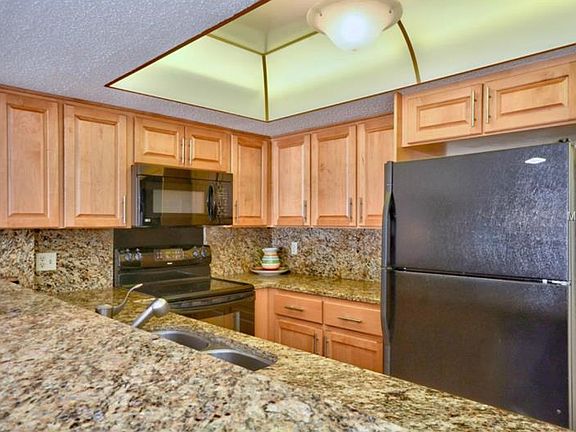 4th image of 19106 Gulf Blvd APT 402