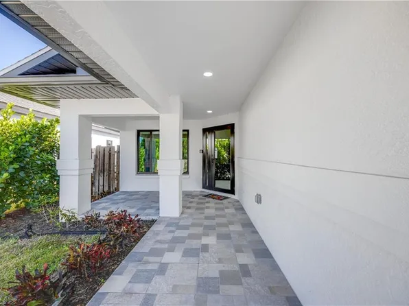 841 91st AVE N, NAPLES, FL 34108