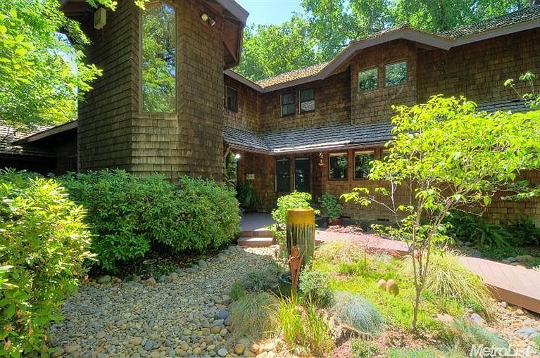 1st image of 10 Fox Oak Ct