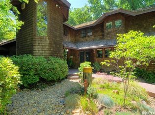 10 Fox Oak Ct, Sacramento, CA 95831