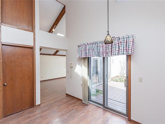 5th image of 1 Pinewood Dr