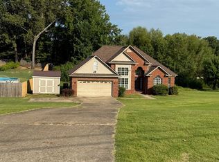 220 Ridgeway Ln, Millington, TN 38053