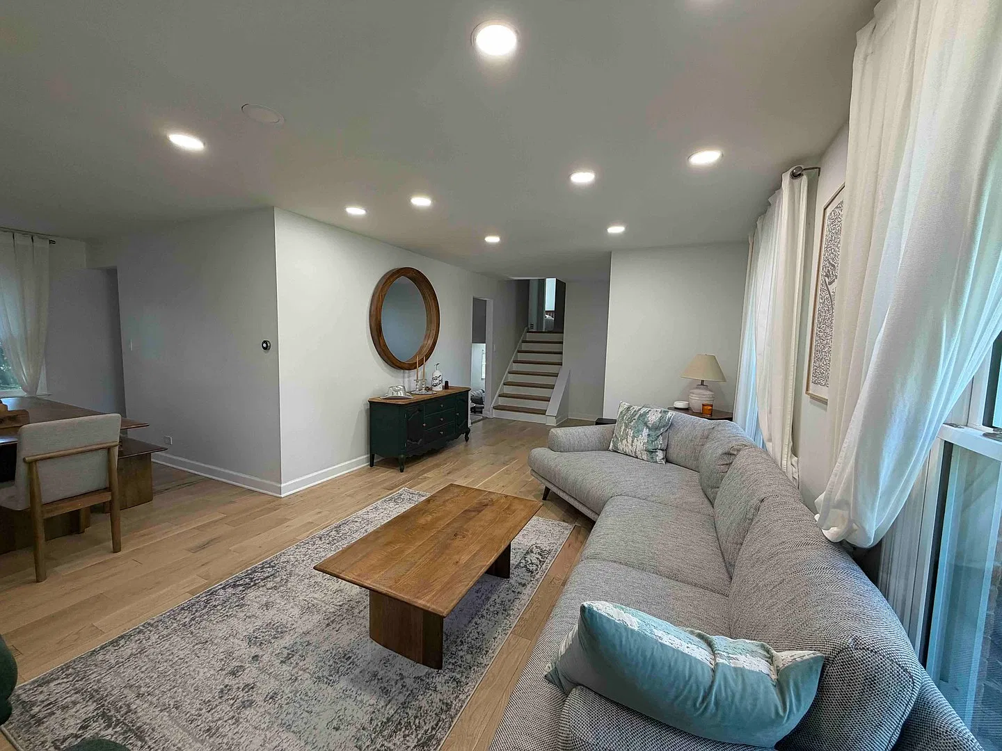 3 bed, 2100 sqft, $4,850 — Photo 3