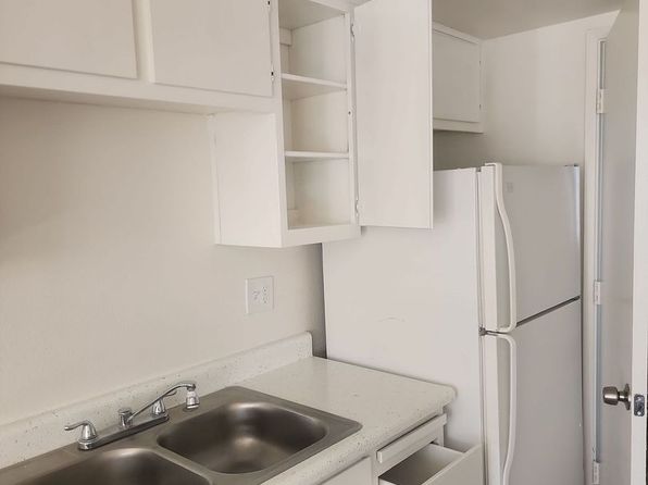 15121 W C St APT 102
