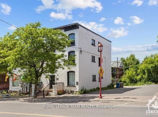 883 Somerset St W #3, Ottawa, ON K1R6R6