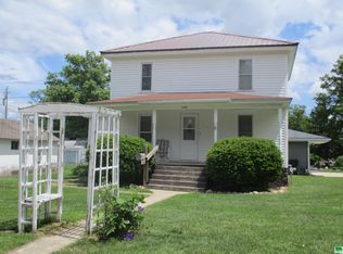 442 Dakota Ave, Cherokee, IA 51012