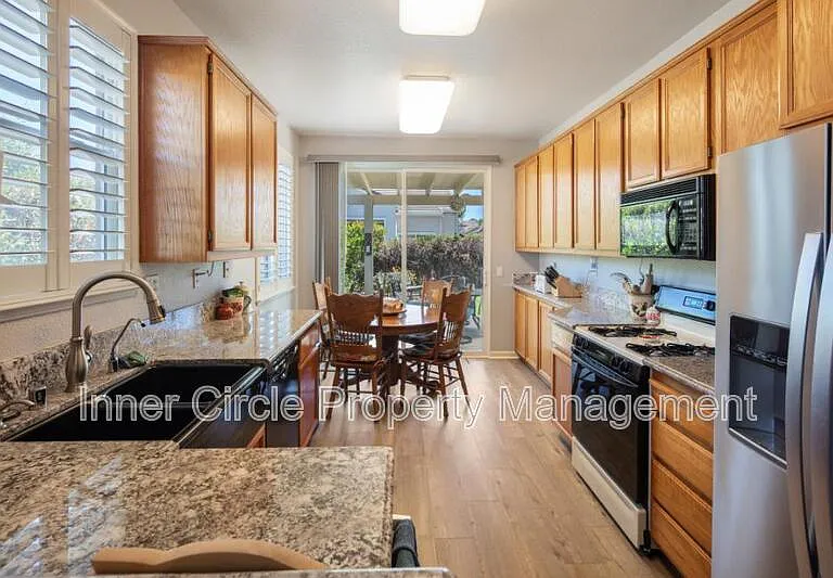 310 Upton Pyne Dr — Photo 8